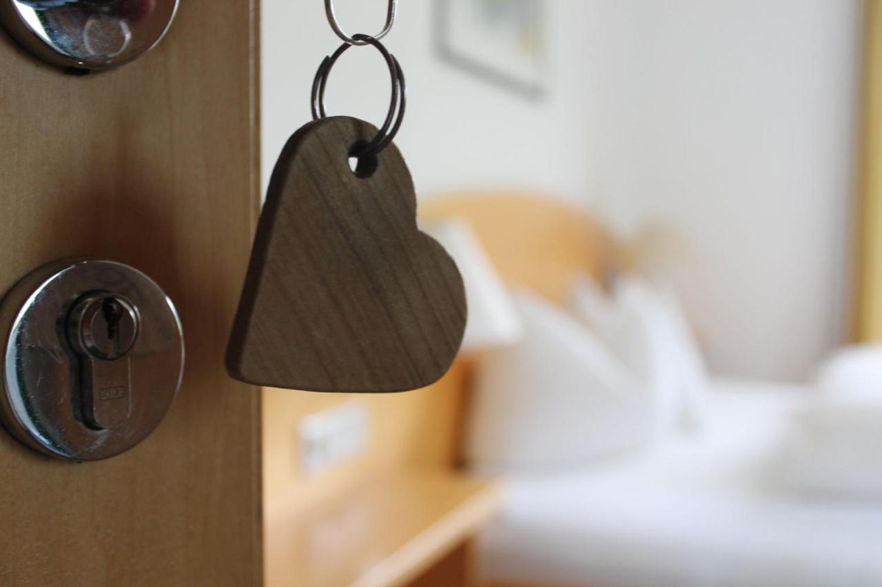 Wanderhotel Garni Cresta Шрунс Экстерьер фото
